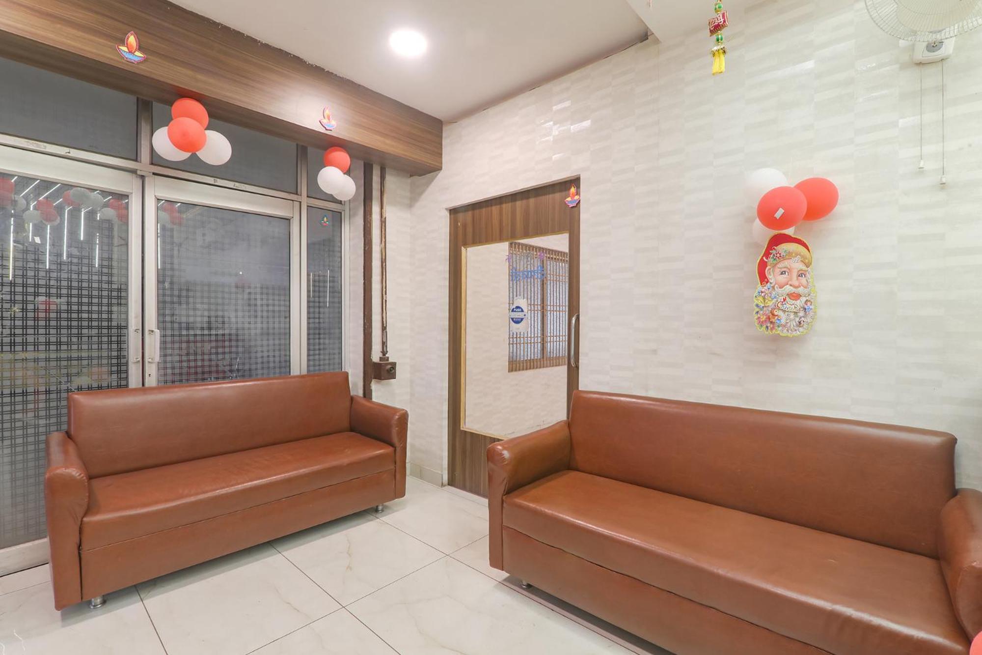 Fabhotel Swarn Banquet Kakarmatha Eksteriør billede